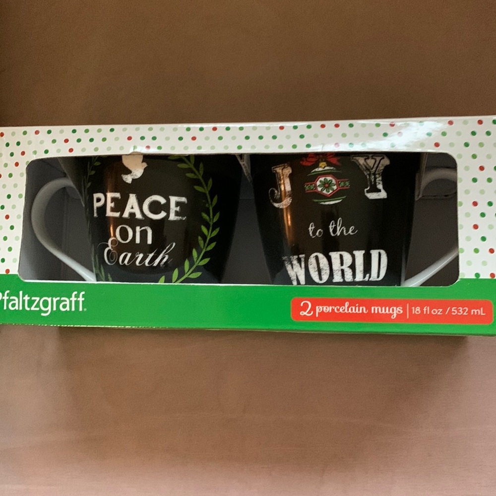 PFALTZGRAFF.NWOT.Pair of Porcelain Holiday Mugs. Perfect for your favorite drink